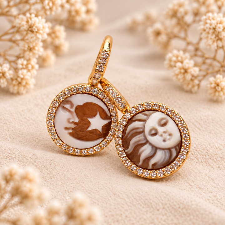 Orecchini Cammeo Modello Sorrento Sole e Luna con Zirconi Monachelle a Scatto in Argento 925 - Disponibili in 2 Finiture