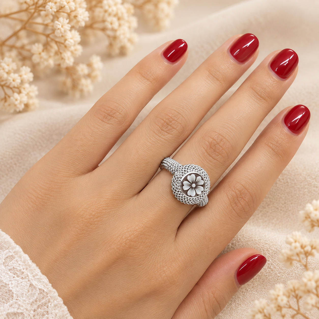 Anello Vesuvio con Cammeo Sardonico Fiore 5 Petali in Argento 925 Rodiato Regolabile