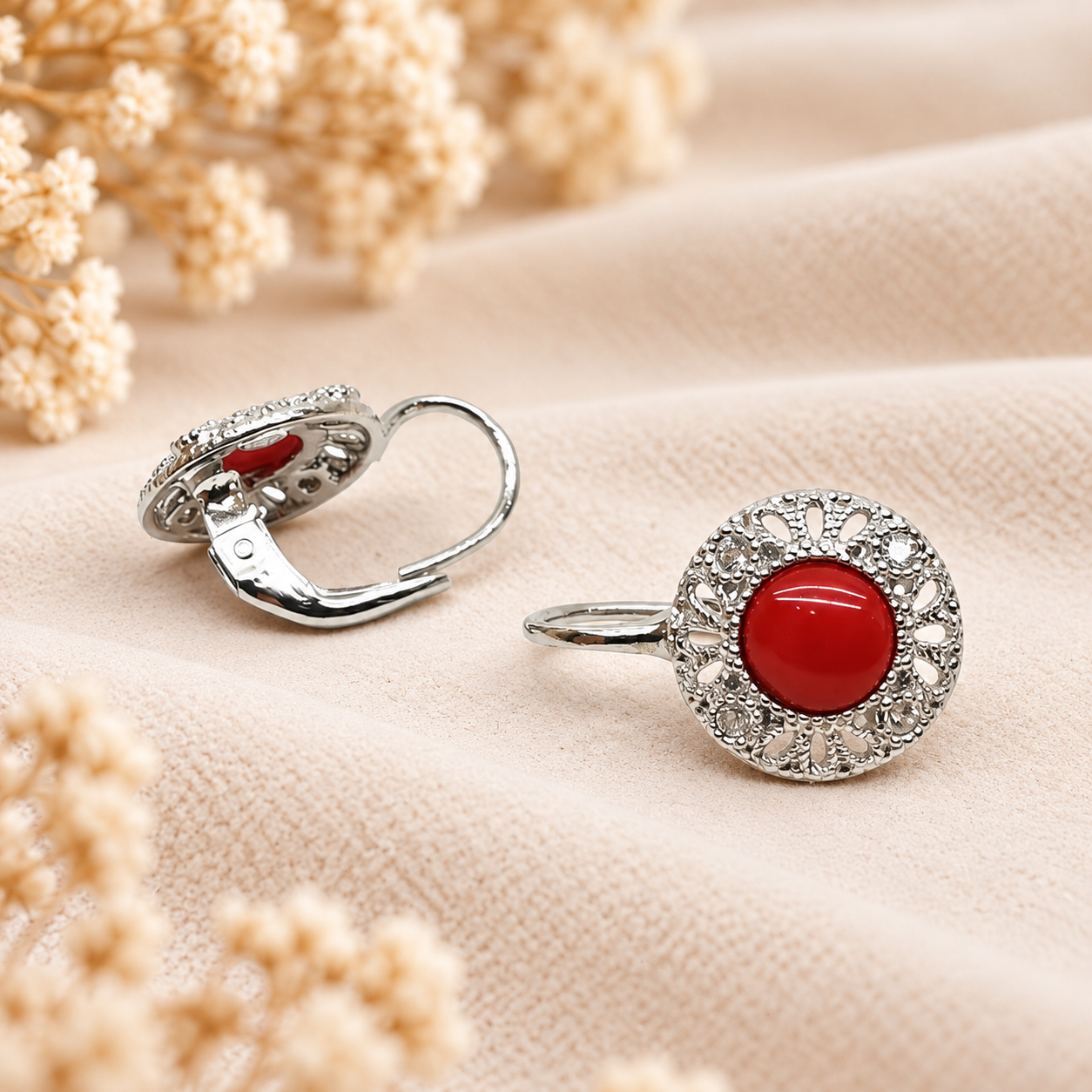 Orecchini Modello Etrusco con Corallo Rosso Naturale e Zirconi in Argento 925 – Disponibili in 2 Finiture