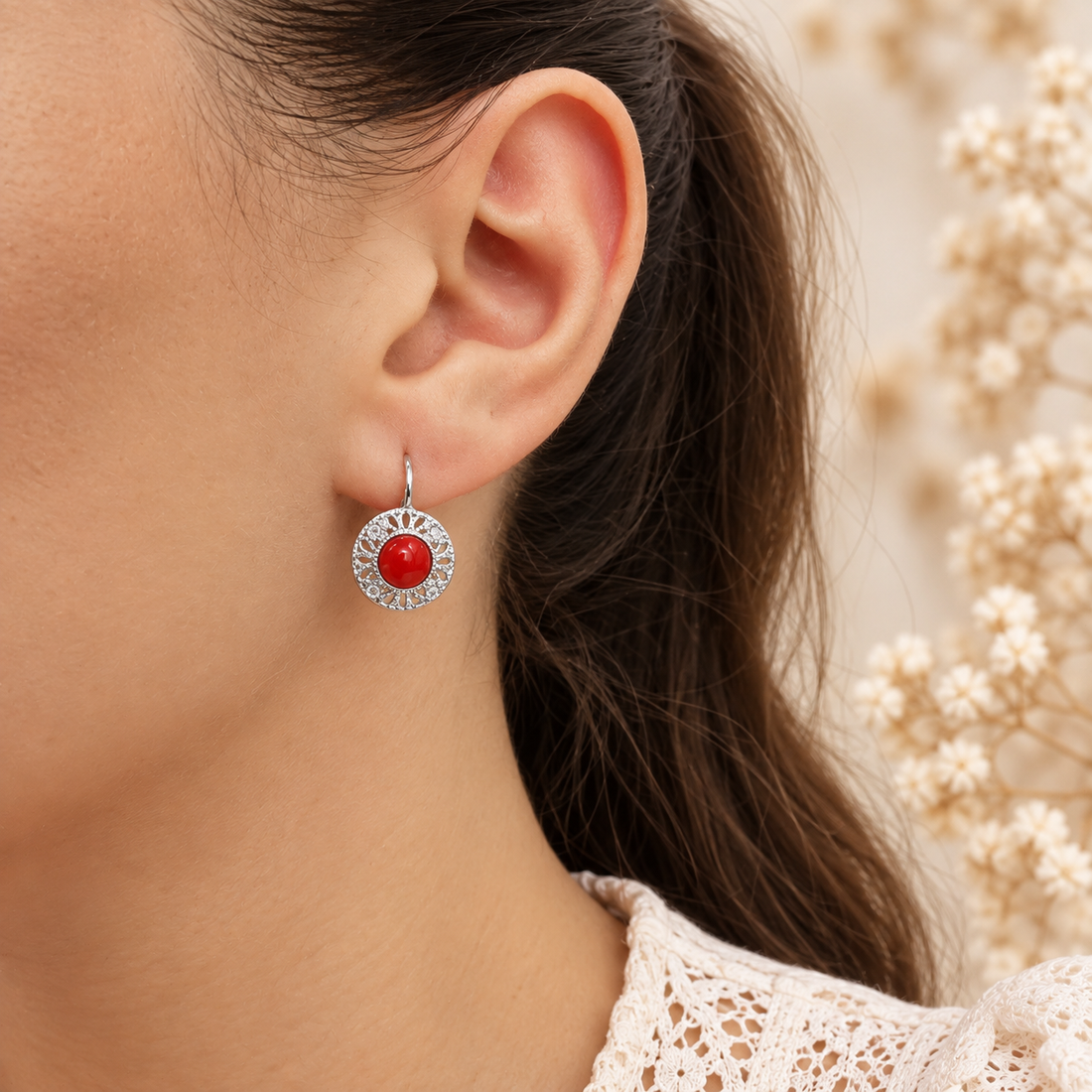 Orecchini Modello Etrusco con Corallo Rosso Naturale e Zirconi in Argento 925 – Disponibili in 2 Finiture