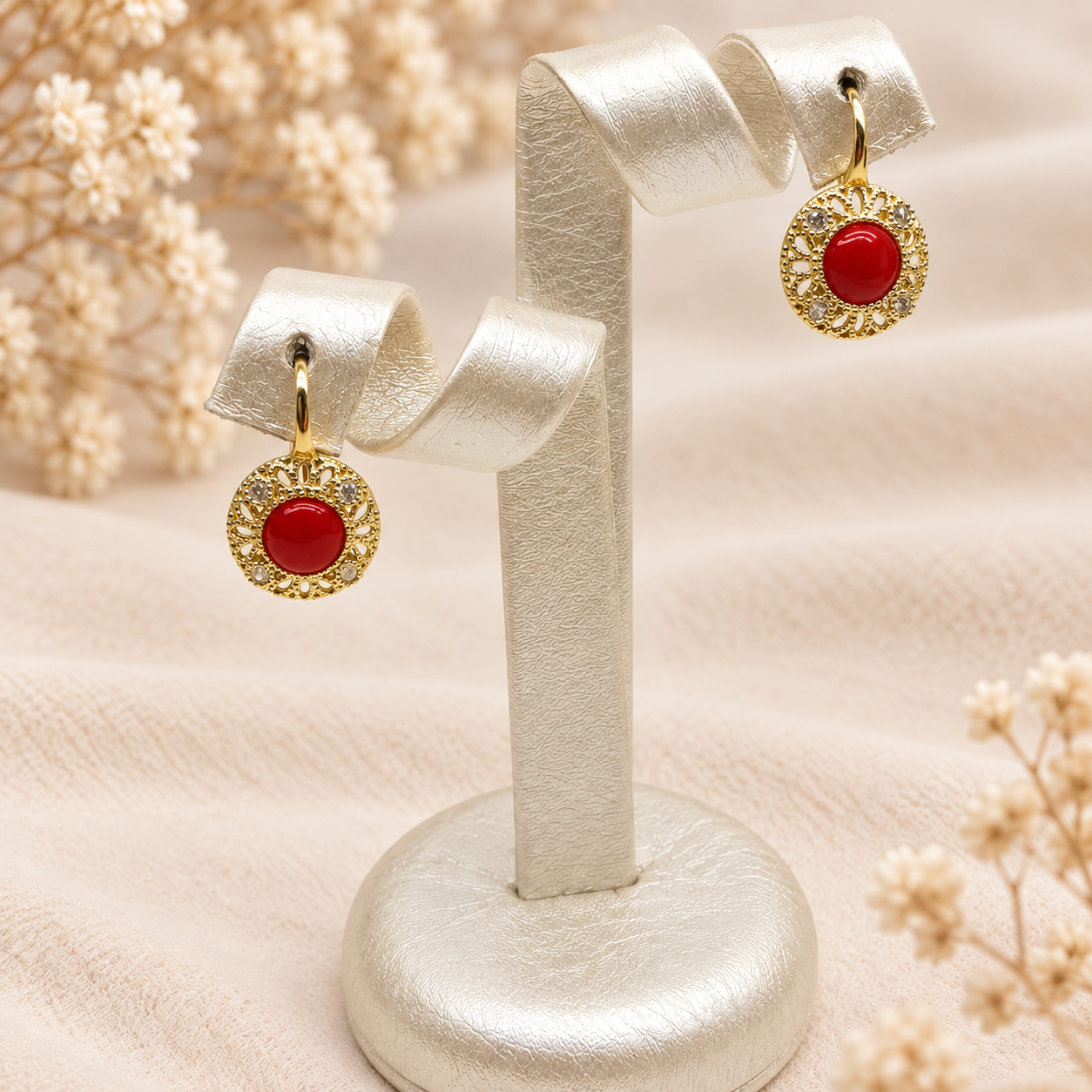 Orecchini Modello Etrusco con Corallo Rosso Naturale e Zirconi in Argento 925 – Disponibili in 2 Finiture