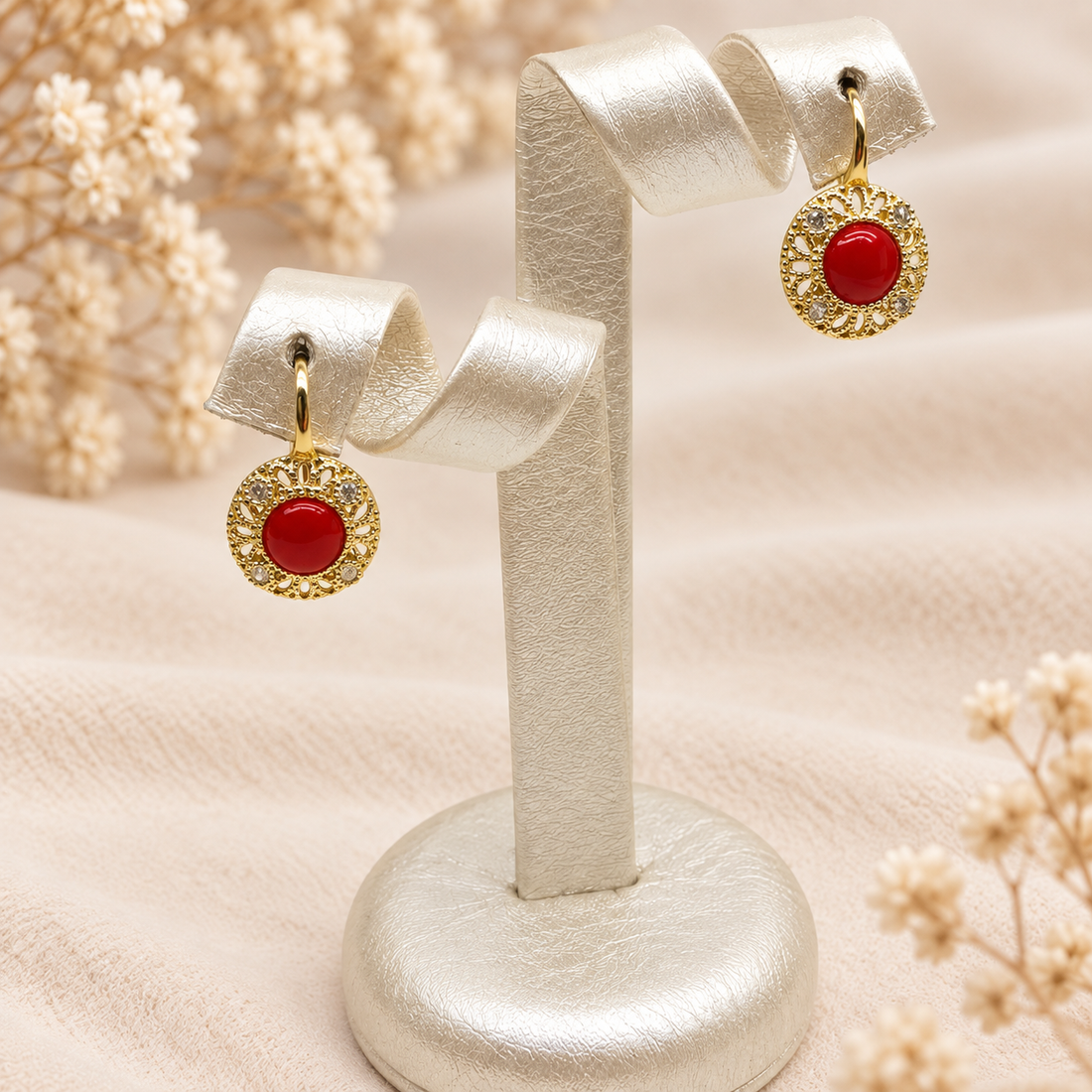 Orecchini Modello Etrusco con Corallo Rosso Naturale e Zirconi in Argento 925 – Disponibili in 2 Finiture