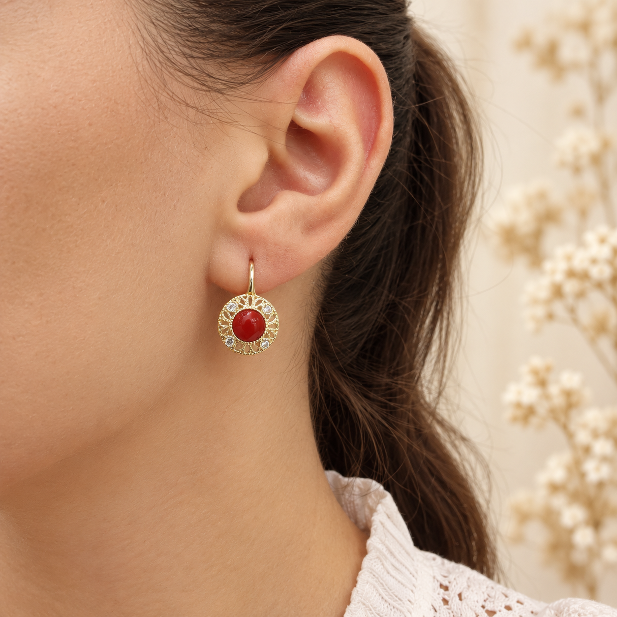 Orecchini Modello Etrusco con Corallo Rosso Naturale e Zirconi in Argento 925 – Disponibili in 2 Finiture