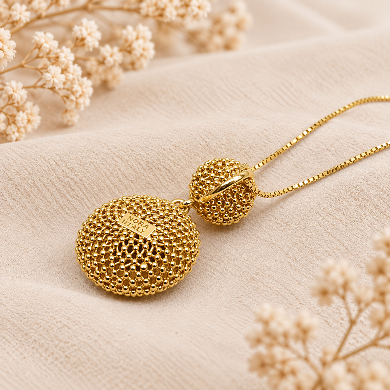 Set Gioielli Composto da Collana con Ciondolo, Anello e Orecchini Corallo e Cammei Quadrifoglio in Argento 925 Placcato in Oro Giallo