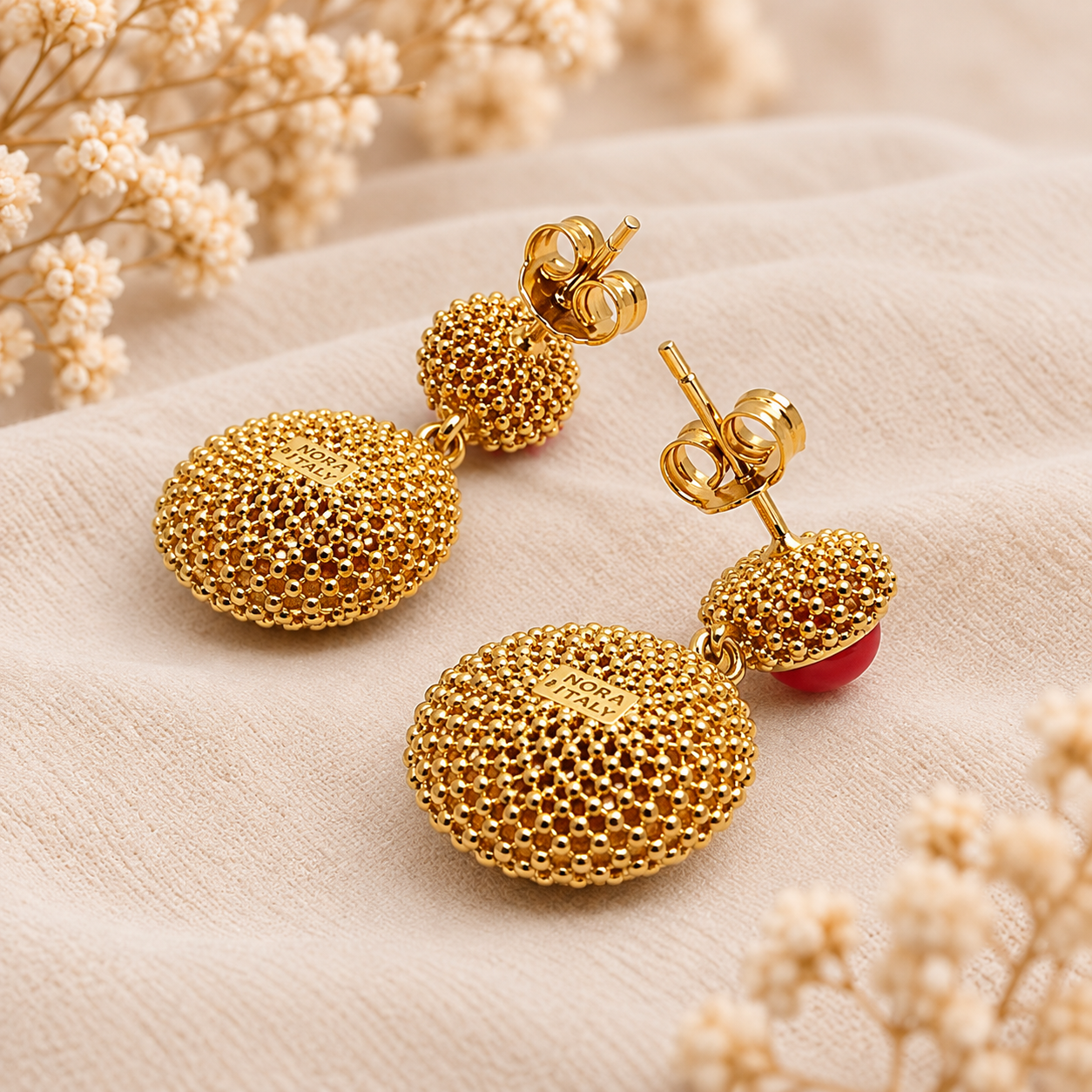 Set Gioielli Composto da Collana con Ciondolo, Anello e Orecchini Corallo e Cammei Quadrifoglio in Argento 925 Placcato in Oro Giallo