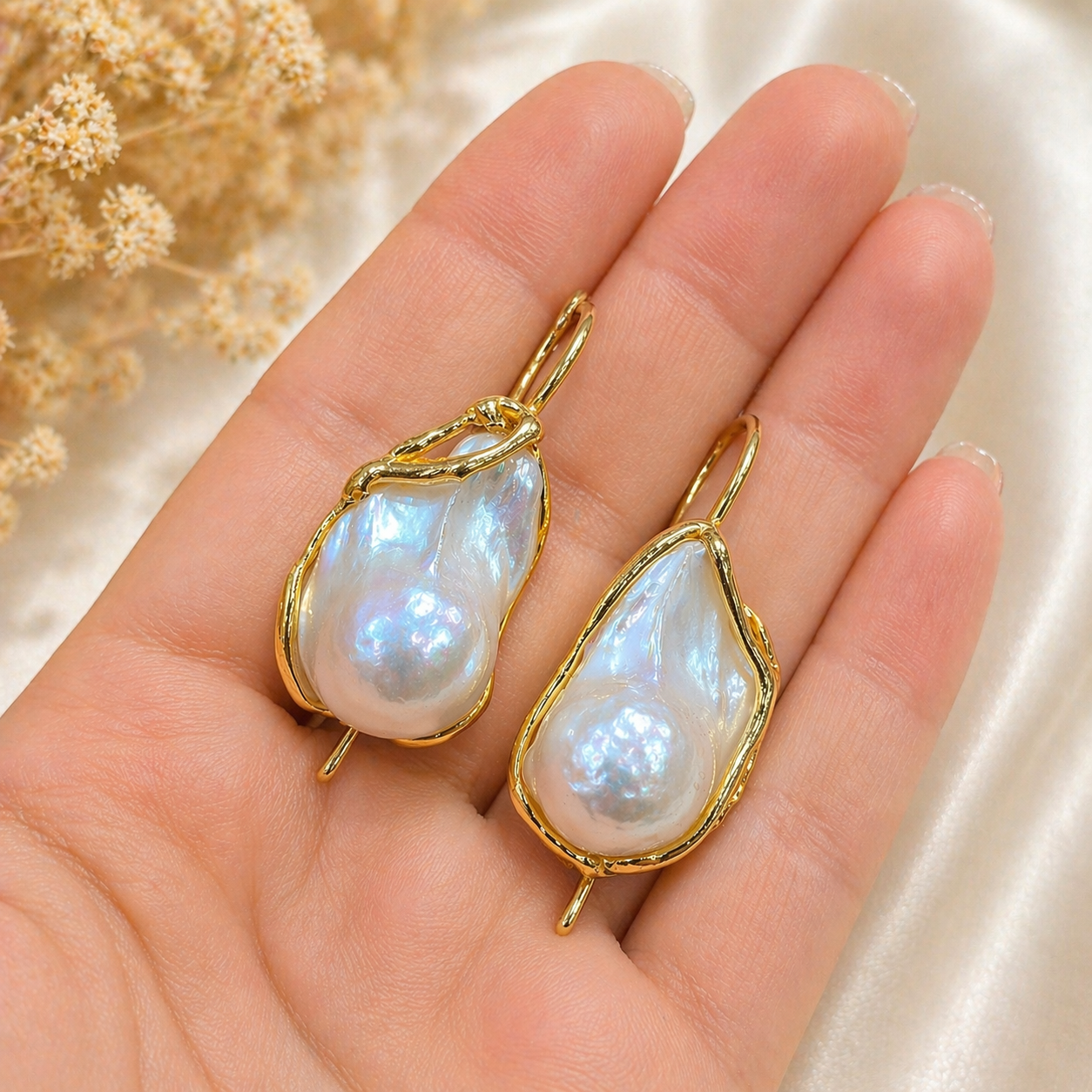 Orecchini in Argento 925 placcato oro con Perle Barocche Naturali d'Acqua Dolce e lavorazione artigianale