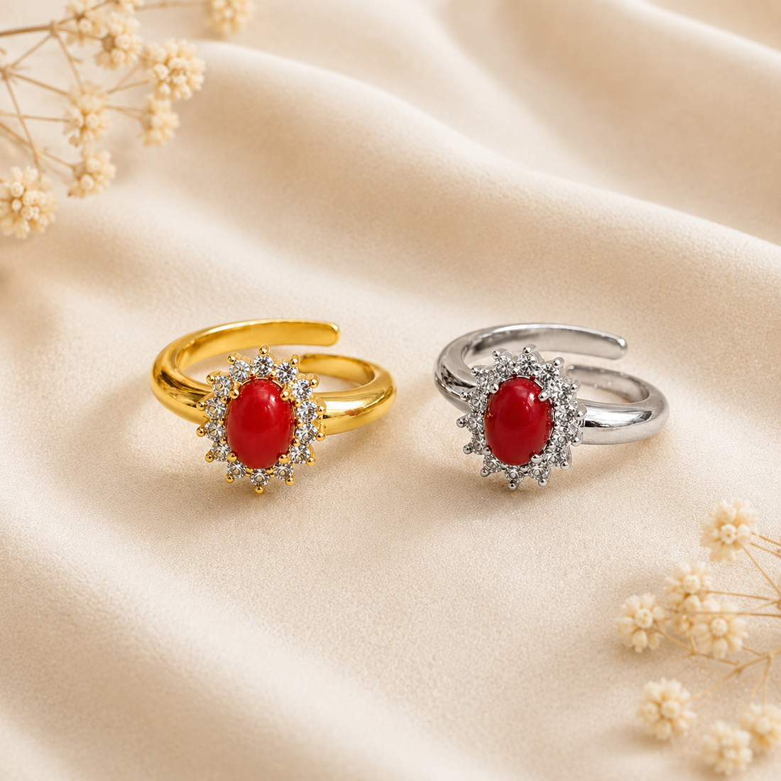 Anello regolabile in Argento 925 con cabochon ovale di Corallo Rosso Naturale del Mediterraneo e zirconi bianchi, disponibile in finitura placcata oro e rodiata