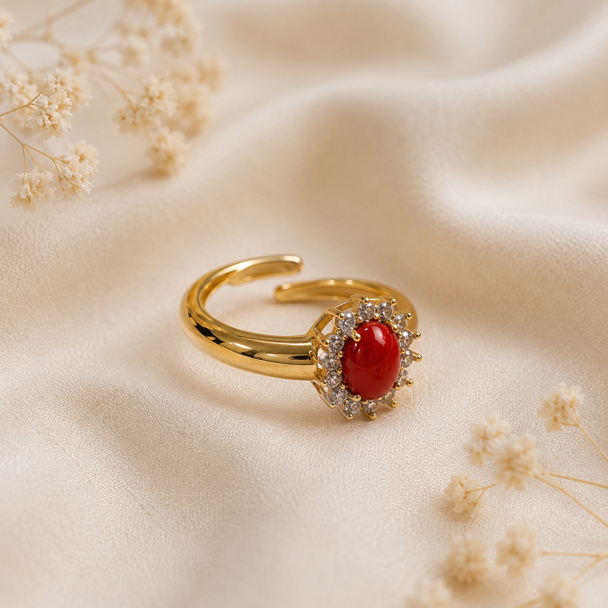Anello regolabile in Argento 925 placcato oro con cabochon ovale di Corallo Rosso Naturale del Mediterraneo e zirconi bianchi