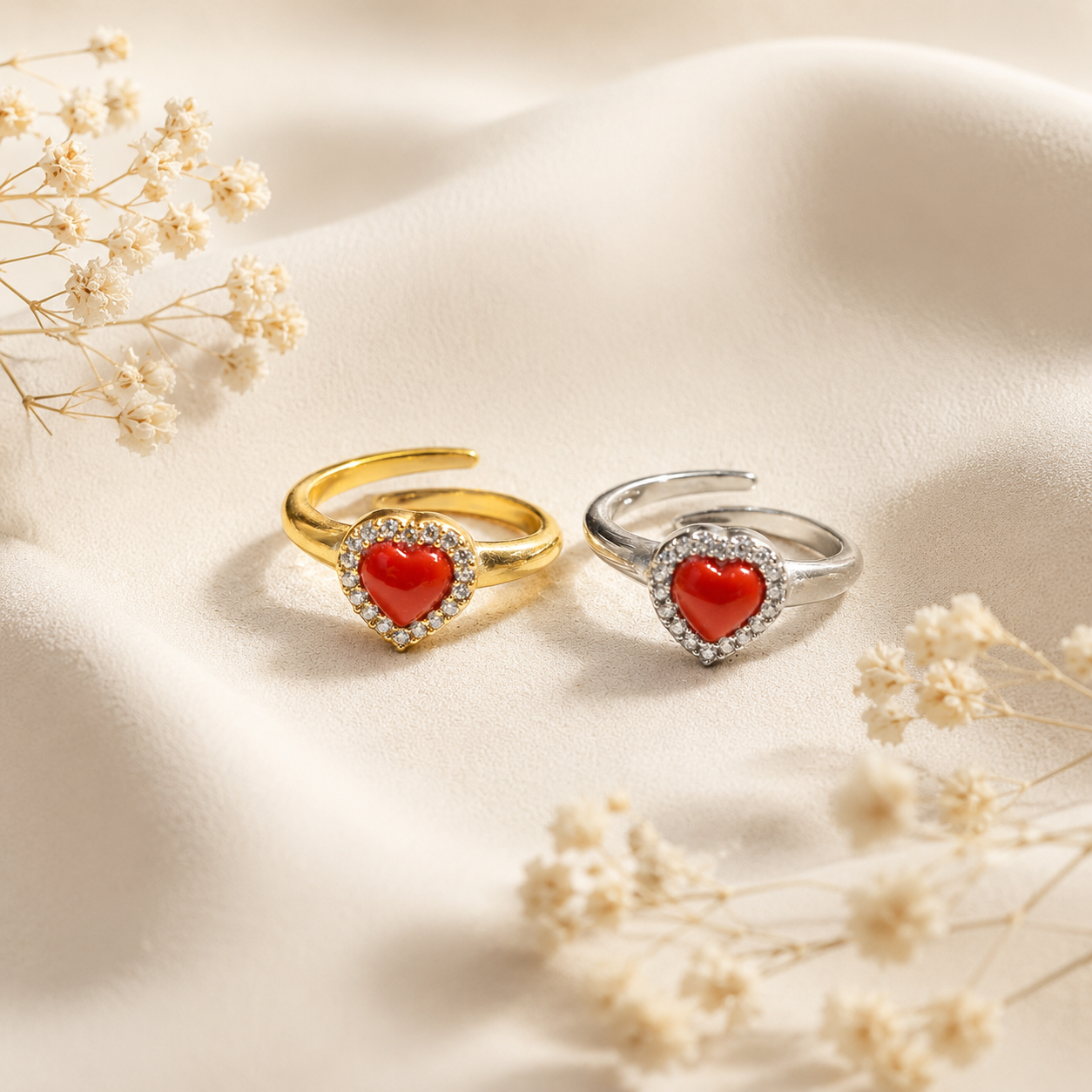 Anello da donna in Argento 925 regolabile con cuore in Corallo Rosso Naturale del Mediterraneo e zirconi bianchi, realizzato artigianalmente in Italia.