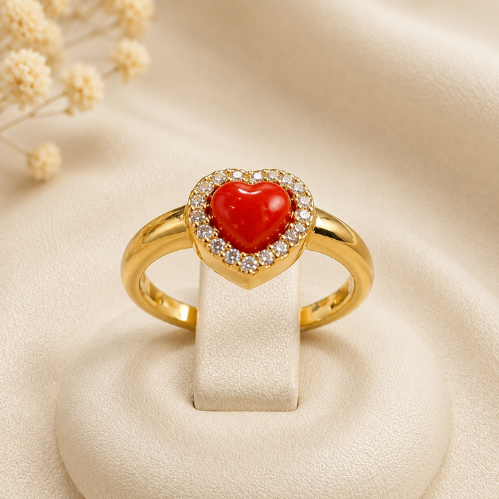 Anello da donna in Argento 925 regolabile con cuore in Corallo Rosso Naturale del Mediterraneo e zirconi bianchi, realizzato artigianalmente in Italia.