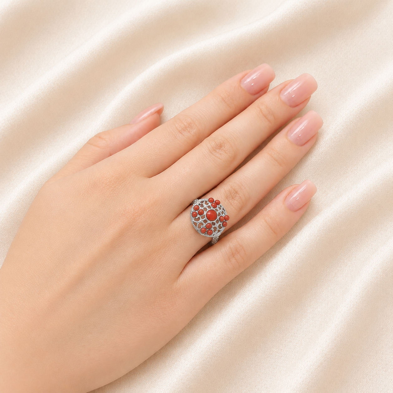Anello Supreme da donna in Argento 925 rodiato regolabile con corallo rosso naturale del Mediterraneo.