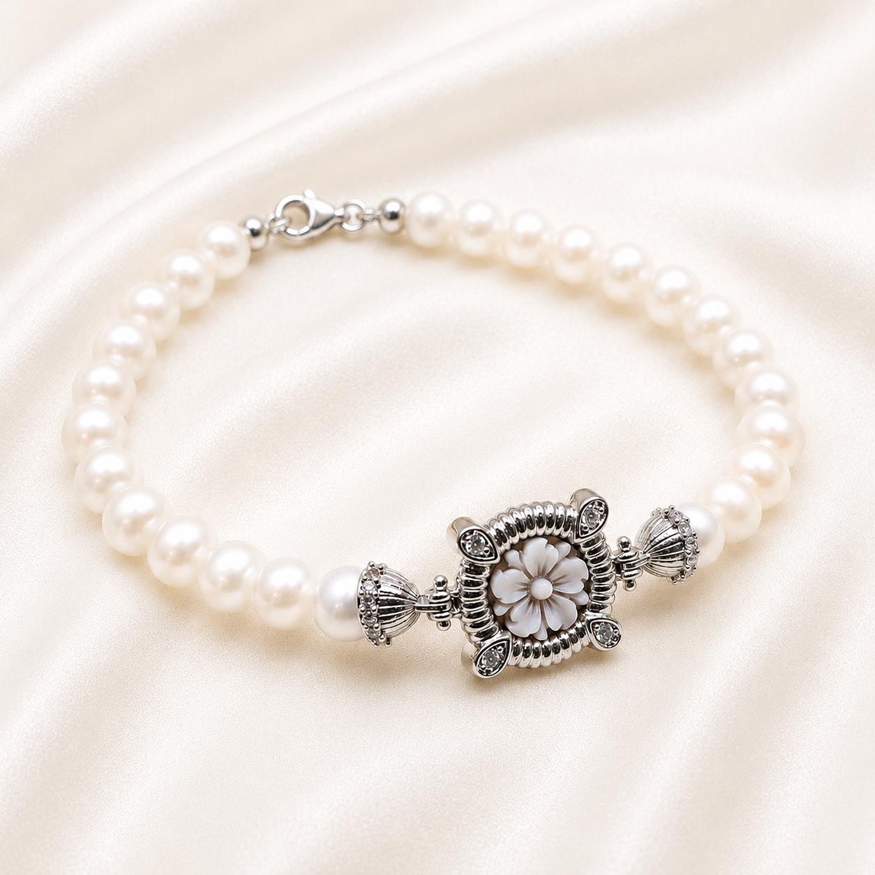 Bracciale Agerola in Argento 925 rodiato con Cammeo Fiore 5 Petali, perle naturali da 6 mm e zirconi bianchi