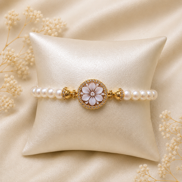 Bracciale Cammeo Fiore 6 Petali e Zirconi con Perle Naturali da 6 mm Modello Sorrento  Disponibile in 2 Finiture