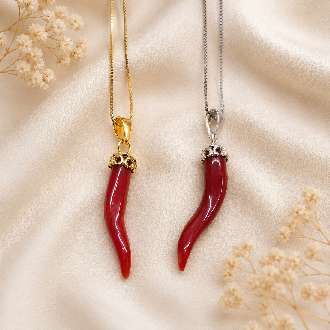 Collana unisex in Argento 925 con autentico corno di Corallo Rosso Naturale del Mediterraneo, disponibile in finitura placcata oro e rodiata