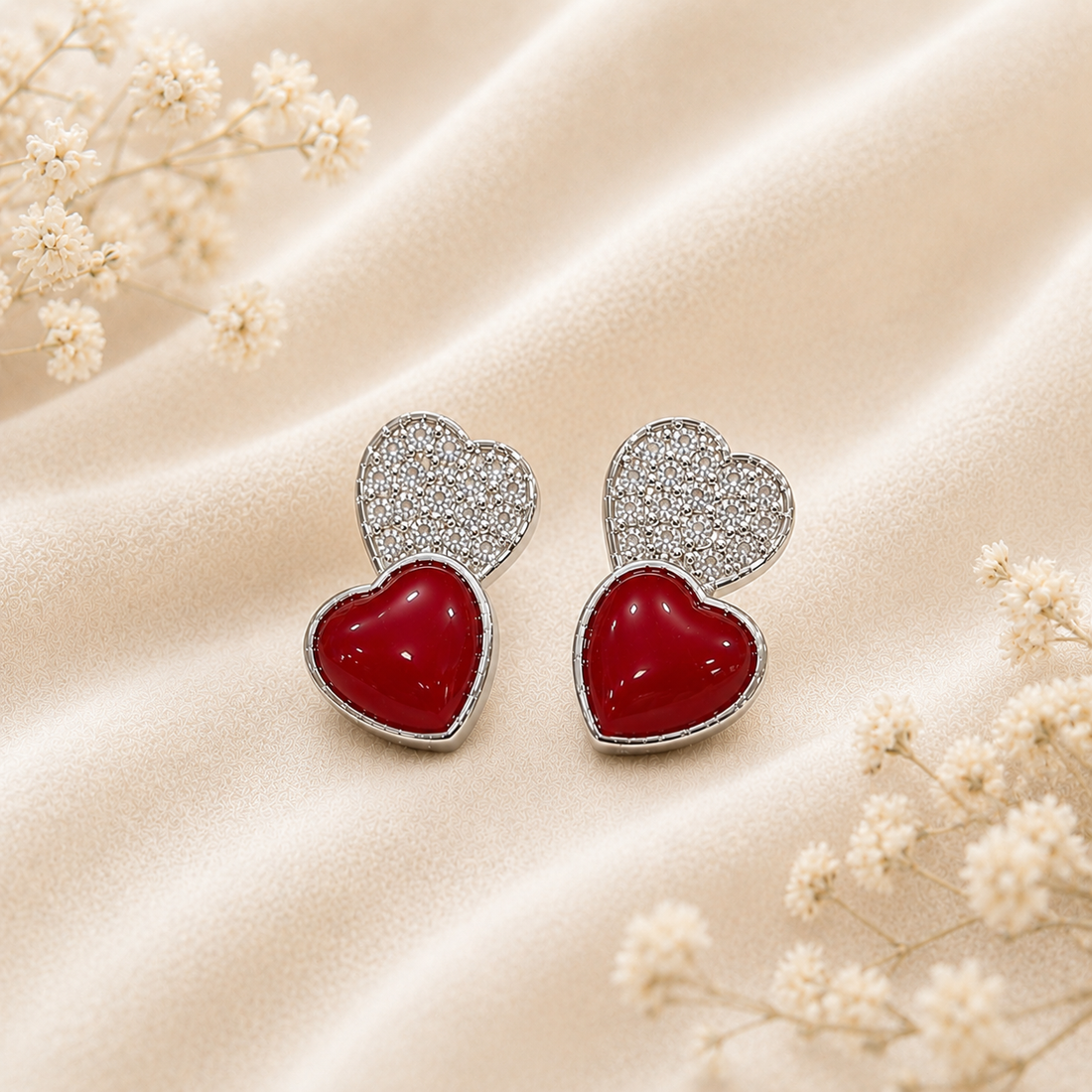 Orecchini My Love in Argento 925 rodiato con cuore di Corallo Rosso Naturale del Mediterraneo e cuore con pavé di zirconi bianchi.