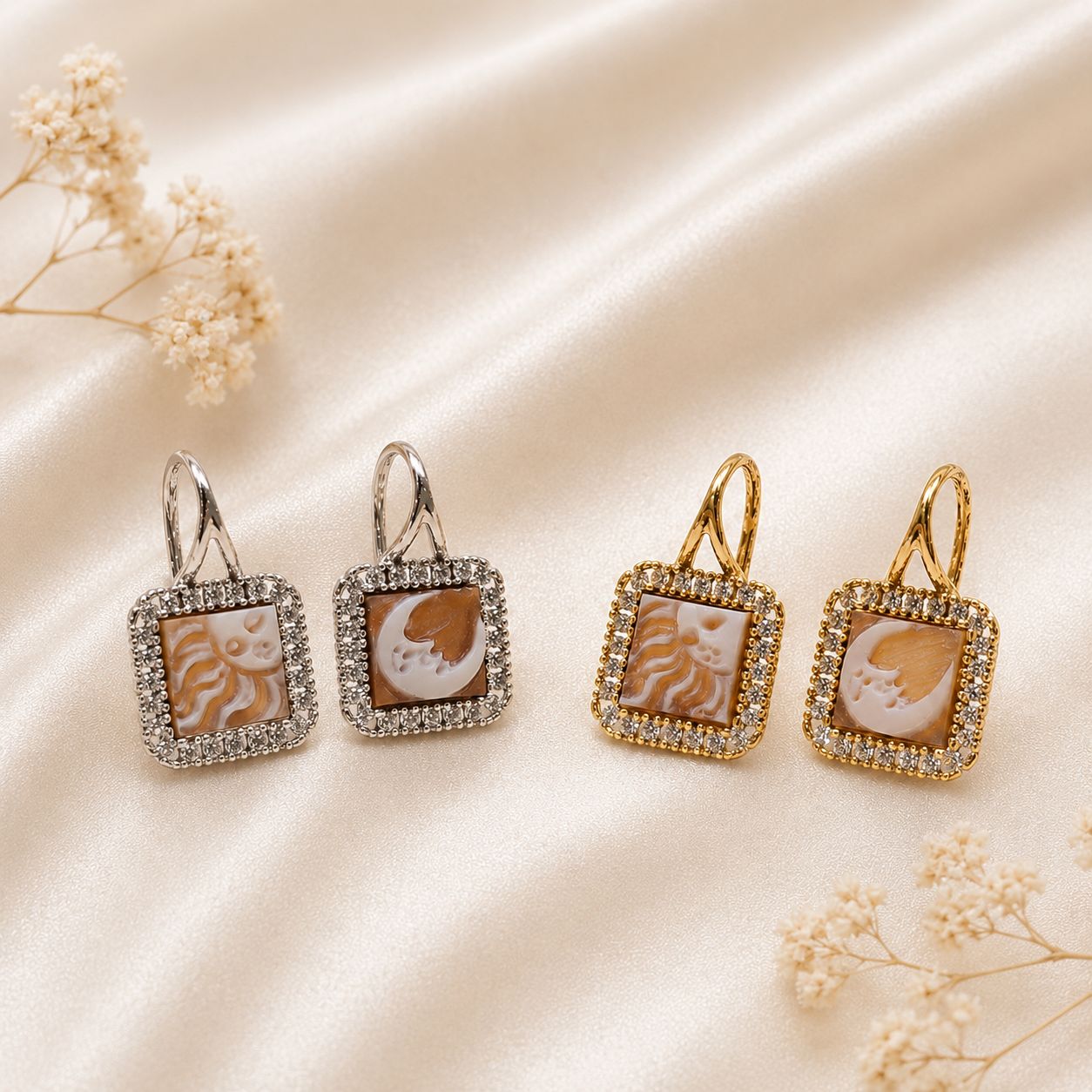 Orecchini Nerano in Argento 925 con cammei quadrati Sole e Luna, zirconi bianchi e monachelle a scatto disponibili nelle finiture placcata oro e rodiata