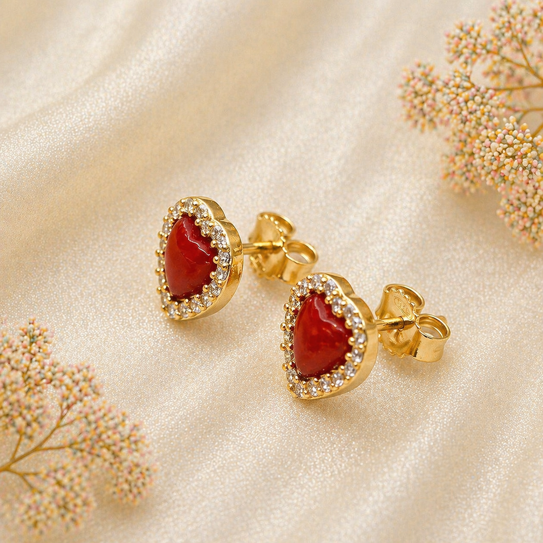 Orecchini Passion placcati oro in Argento 925 con cuore di Corallo Rosso Naturale e zirconi bianchi