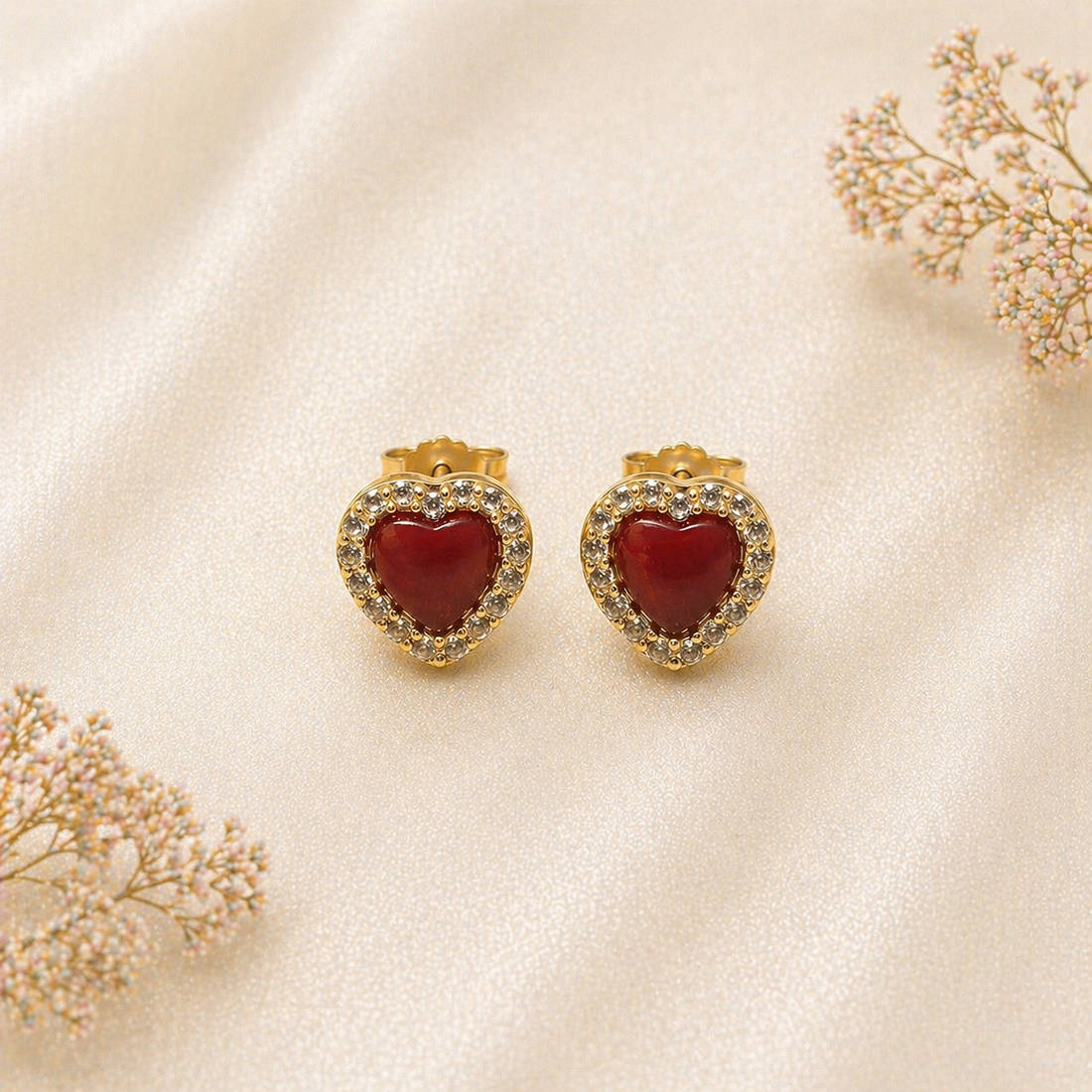 Orecchini Passion placcati oro in Argento 925 con cuore di Corallo Rosso Naturale e zirconi bianchi