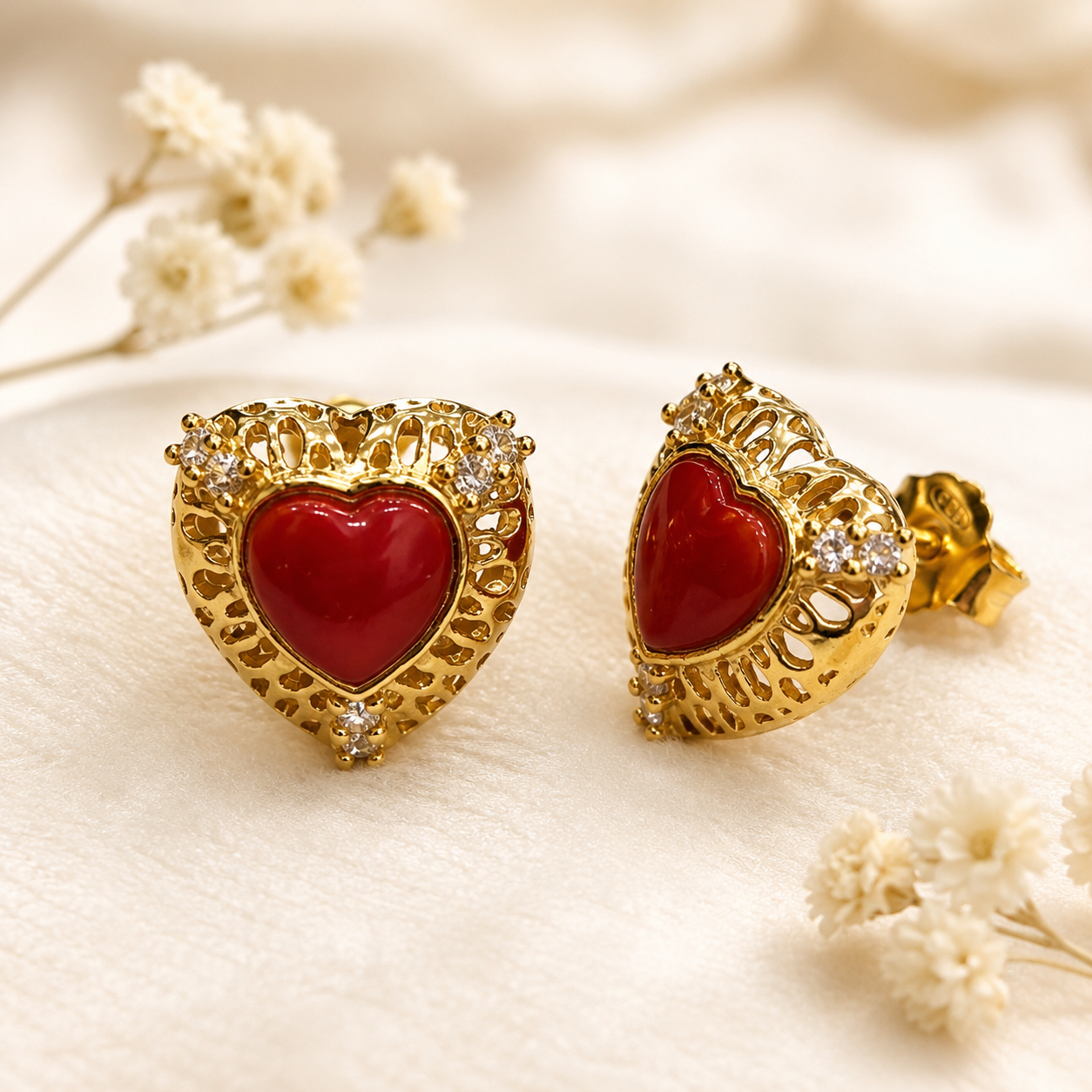 Orecchini Passion in Argento 925 placcato oro con cuore di Corallo Rosso Naturale del Mediterraneo e zirconi bianchi