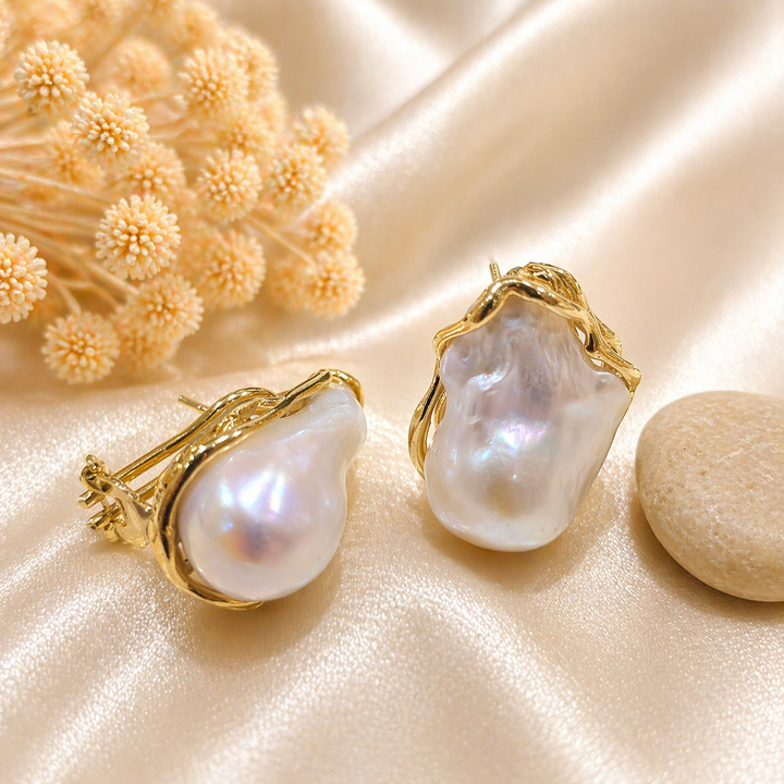 Orecchini in Argento 925 placcato oro con Perle Barocche Naturali d'Acqua Dolce e lavorazione artigianale
