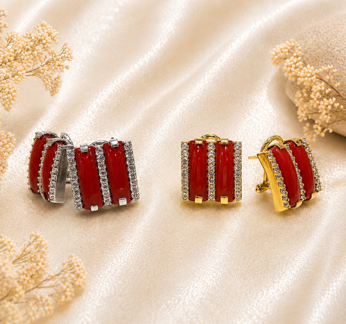 Orecchini Prestige con doppia fascia di corallo rosso naturale del Mediterraneo e zirconi in Argento 925, finitura dorata e rodiata.